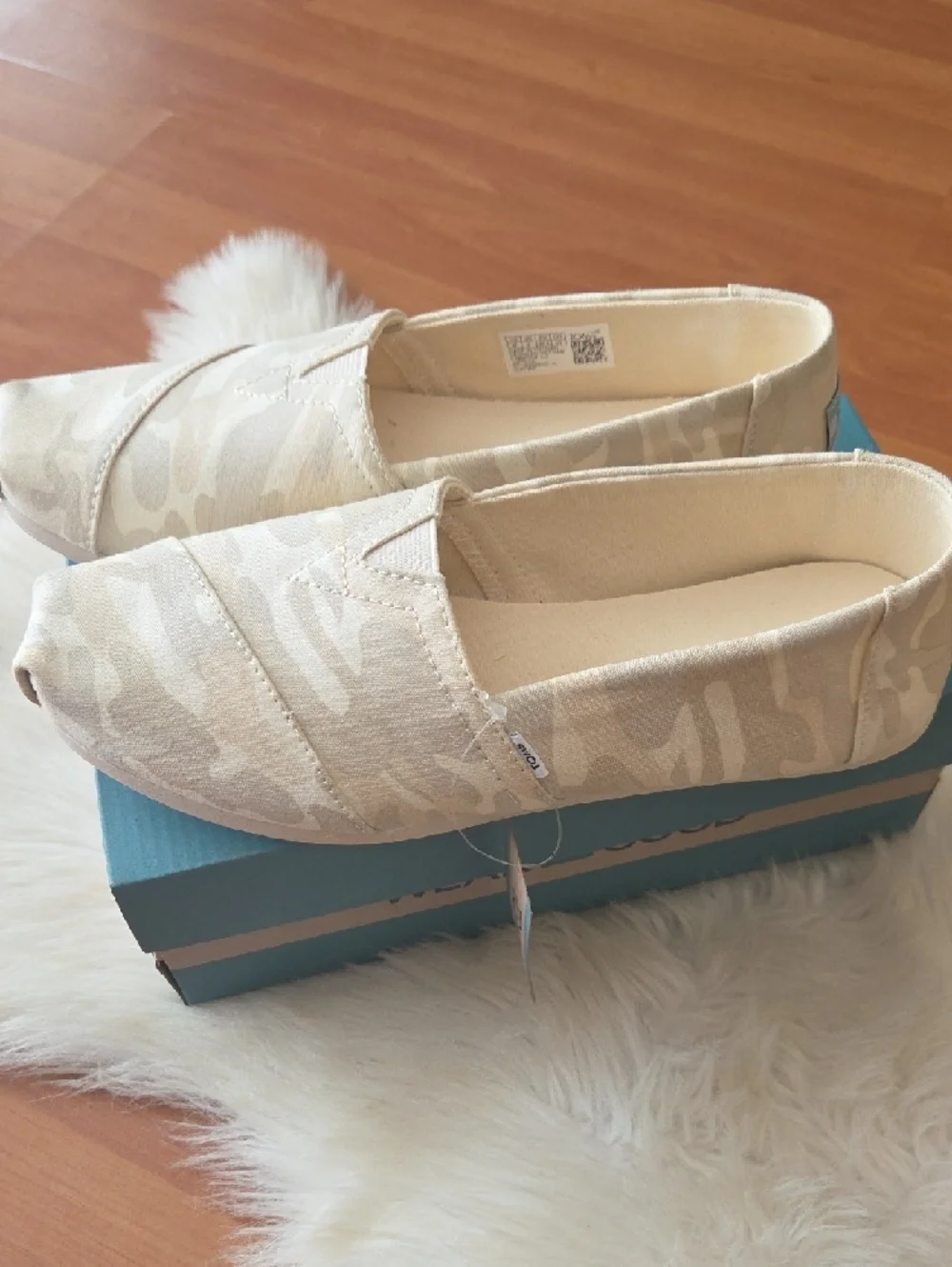 NWT Toms Women's Slip-On Alpargata Egret Camo Sz 8